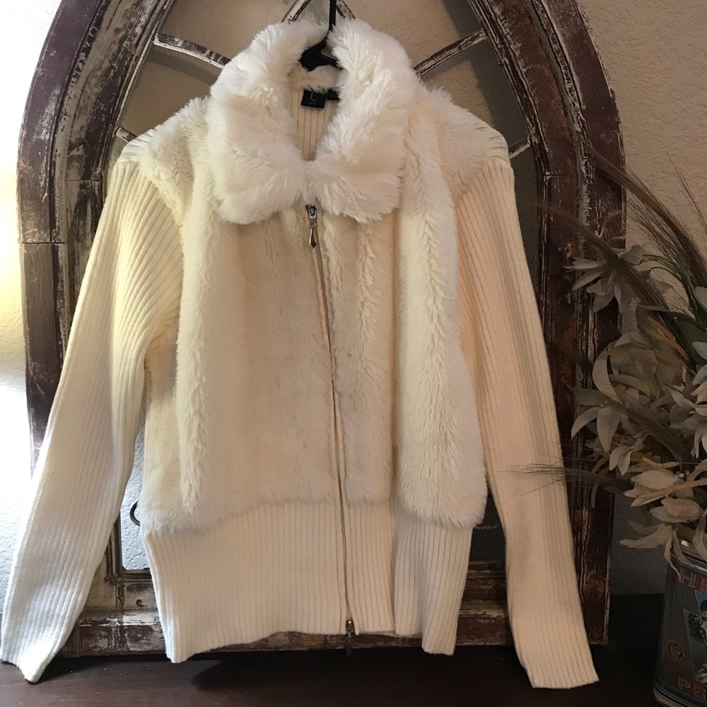 Capri. Zipper Sweater Jacket  Size Medium Cream